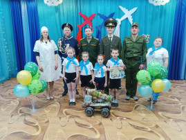 Праздник 23 февраля в детском саду Праздник 23 февраля в детском саду.