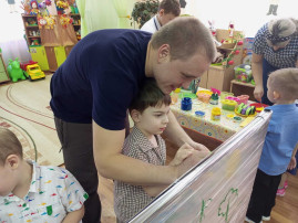 Праздник в младшей группе "Супер папы" Праздник в младшей группе "Супер папы".